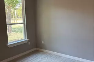 328 E Norway St, Walnut Springs, TX 76690 - Photo 12