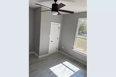 328 E Norway Street, Walnut Springs, TX 76690 - Photo 14