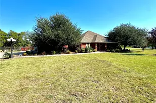 505 W 3rd St, Dodd City, TX 75438 - Photo 4