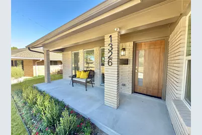 1326 Stevens Ridge Drive, Dallas, TX 75211 - Photo 2