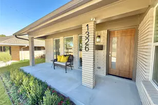 1326 Stevens Ridge Dr, Dallas, TX 75211 - Photo 2