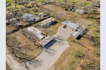 330 Chapman Drive, Mineral Wells, TX 76067 - Photo 1