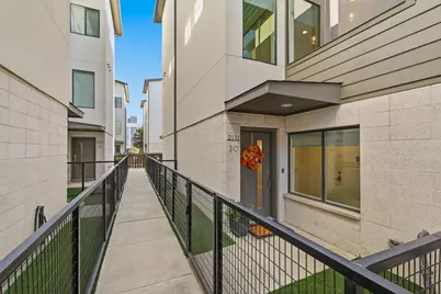 2111 Bennett #20, Dallas, TX 75206 - Photo 2