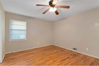 8815 Bretshire Drive, Dallas, TX 75228 - Photo 32