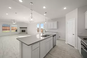 720 Scarlet Sage Dr, Waxahachie, TX 75165 - Photo 8