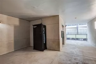 1111 S Akard St, Dallas, TX 75215 - Photo 32