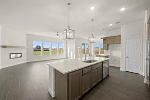 105 Grey Wolf Ct, Godley, TX 76044 - Photo 4