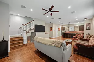 2411 N Hall St, Dallas, TX 75204 - Photo 8