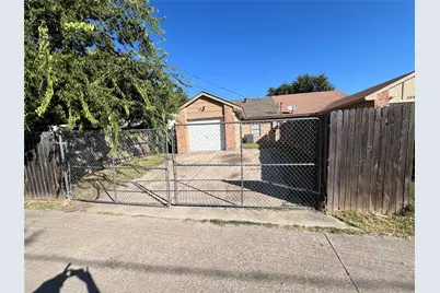 311 Navarro Lane, Grand Prairie, TX 75052 - Photo 18