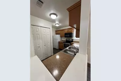 311 Navarro Lane, Grand Prairie, TX 75052 - Photo 8