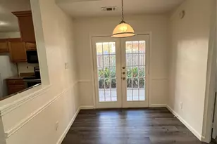 311 Navarro Ln, Grand Prairie, TX 75052 - Photo 10