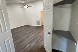 311 Navarro Ln, Grand Prairie, TX 75052 - Photo 6