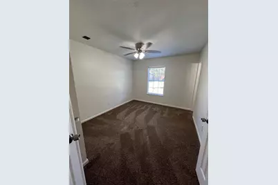 311 Navarro Lane, Grand Prairie, TX 75052 - Photo 4