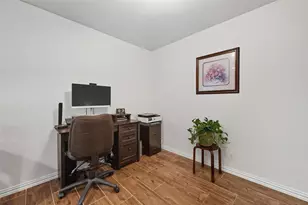 1711 Barton Dr, Arlington, TX 76010 - Photo 10