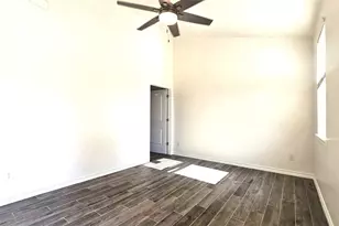 1405 E Sherman Dr, Denton, TX 76209 - Photo 4