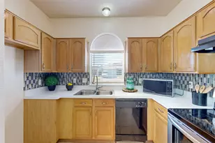 1021 Buffalo Springs Dr, Fort Worth, TX 76140 - Photo 10