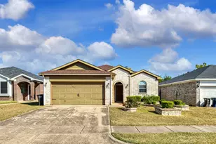 1021 Buffalo Springs Dr, Fort Worth, TX 76140 - Photo 1