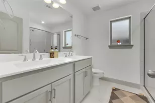 1807 Coopers Hawk Dr, Arlington, TX 76005 - Photo 26