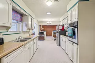 2105 Briarwood Blvd, Arlington, TX 76013 - Photo 2