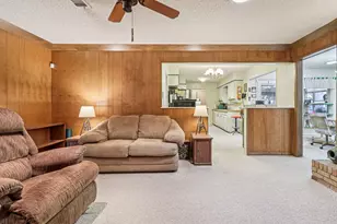 2105 Briarwood Blvd, Arlington, TX 76013 - Photo 4