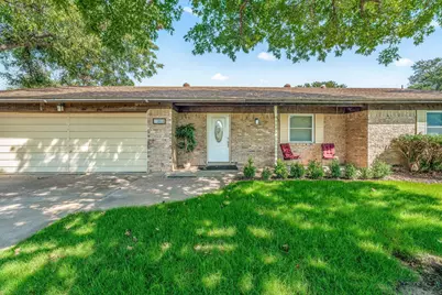 1003 Royal Lane, Graham, TX 76450 - Photo 2