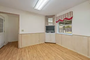 1003 Royal Ln, Graham, TX 76450 - Photo 10