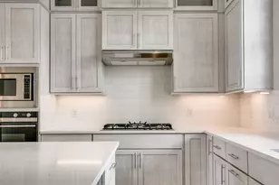 4645 New Water Ln, Dallas, TX 75219 - Photo 4