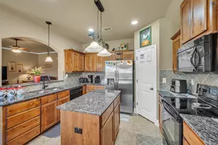 1663 Potomac Dr, Burleson, TX 76028 - Photo 8