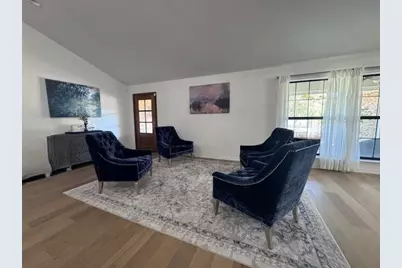 1009 Rochelle Boulevard, Irving, TX 75062 - Photo 4