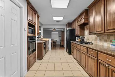 6555 Locke Avenue, Fort Worth, TX 76116 - Photo 8