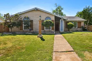 2102 Statler Dr, Carrollton, TX 75007 - Photo 2