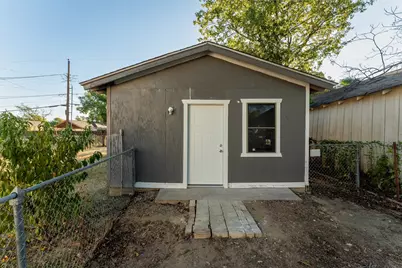 2610 Columbus Avenue, Fort Worth, TX 76164 - Photo 12