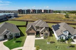 1751 Shumard St, Waxahachie, TX 75165 - Photo 2