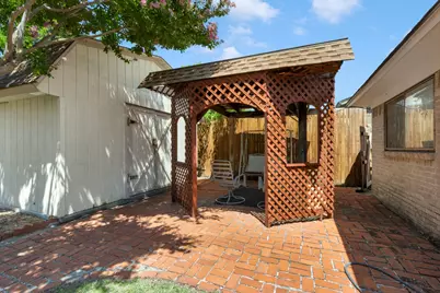 2103 Bordeaux Drive, Carrollton, TX 75007 - Photo 30