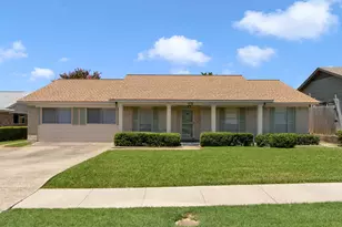 2103 Bordeaux Dr, Carrollton, TX 75007 - Photo 2