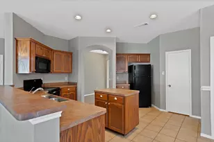 900 Pebblecreek Dr, Burleson, TX 76028 - Photo 10