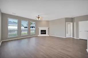 900 Pebblecreek Dr, Burleson, TX 76028 - Photo 36