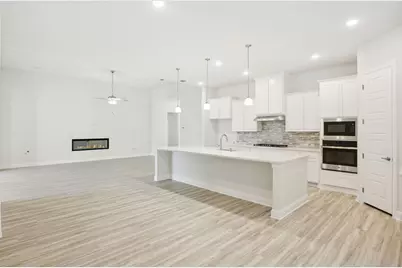 1000 Sunflower Street, Crowley, TX 76036 - Photo 4