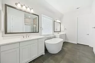 1000 Sunflower St, Crowley, TX 76036 - Photo 6