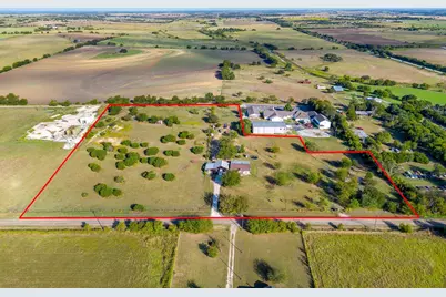 6270 Woodard Avenue, Cleburne, TX 76033 - Photo 2