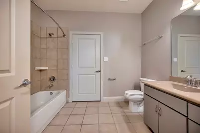 614 E 1st Street, Fort Worth, TX 76102 - Photo 8