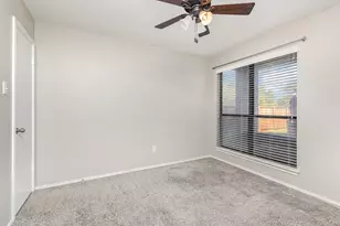 2926 Hunters Point Ln, Carrollton, TX 75007 - Photo 14