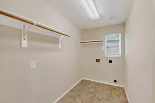 729 Ridgehill Dr, Burleson, TX 76028 - Photo 30