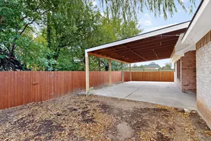 729 Ridgehill Dr, Burleson, TX 76028 - Photo 34