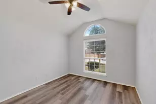 729 Ridgehill Dr, Burleson, TX 76028 - Photo 24