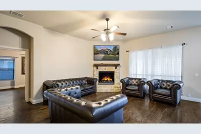 3123 Pamplona, Grand Prairie, TX 75054 - Photo 6