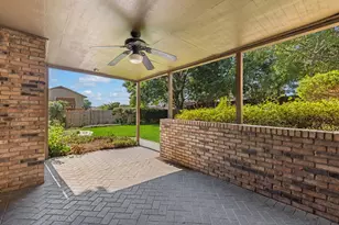 2813 S Country Club Rd, Garland, TX 75043 - Photo 32