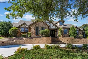 2813 S Country Club Rd, Garland, TX 75043 - Photo 2