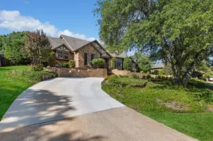 2813 S Country Club Rd, Garland, TX 75043 - Photo 36