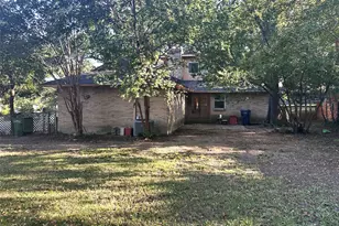 901 Saturn Springs Dr, Garland, TX 75041 - Photo 26